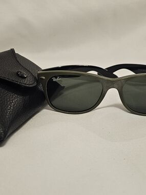 Ray-Ban Classic Wayfarer Sunglasses in Olive Green with Black Case